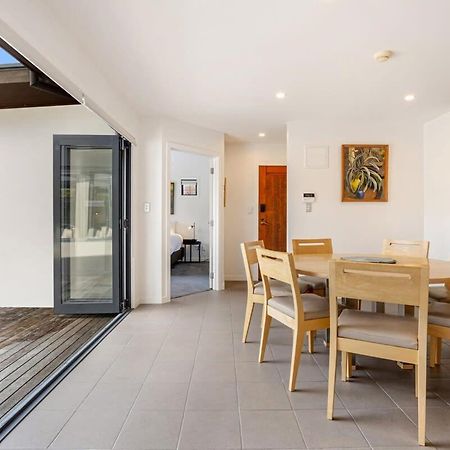 Stylish And Serene Living In Kohimarama オークランド エクステリア 写真