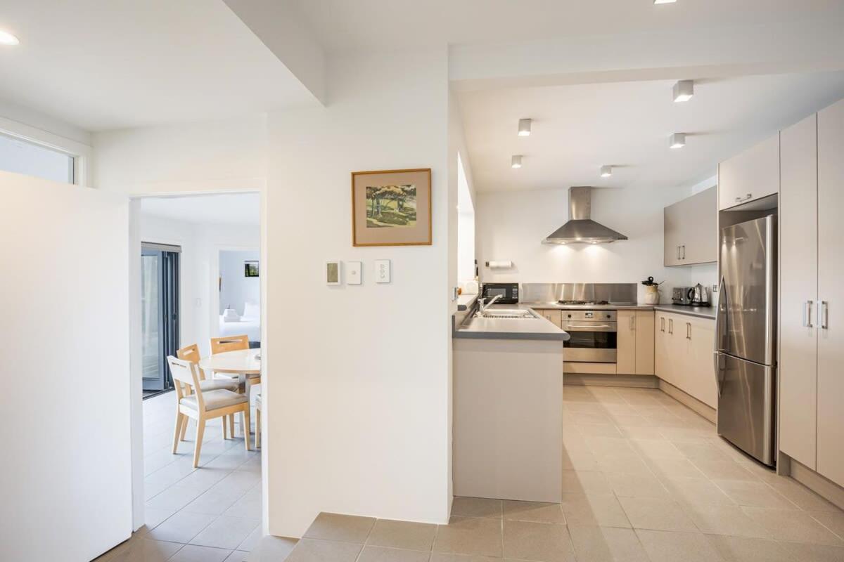 Stylish And Serene Living In Kohimarama オークランド エクステリア 写真