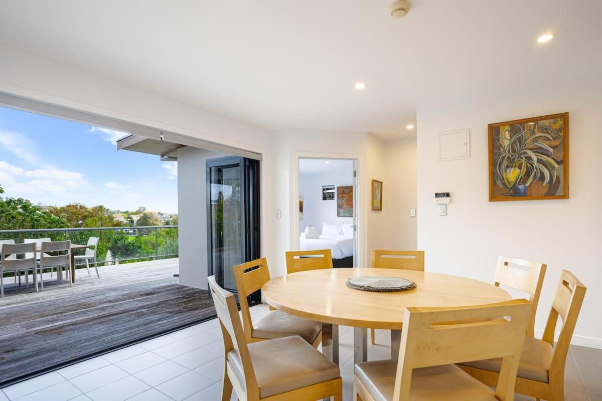 Stylish And Serene Living In Kohimarama オークランド エクステリア 写真