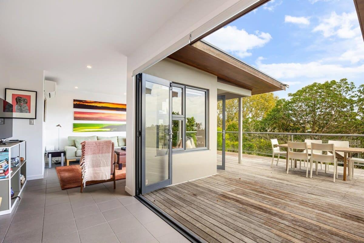 Stylish And Serene Living In Kohimarama オークランド エクステリア 写真