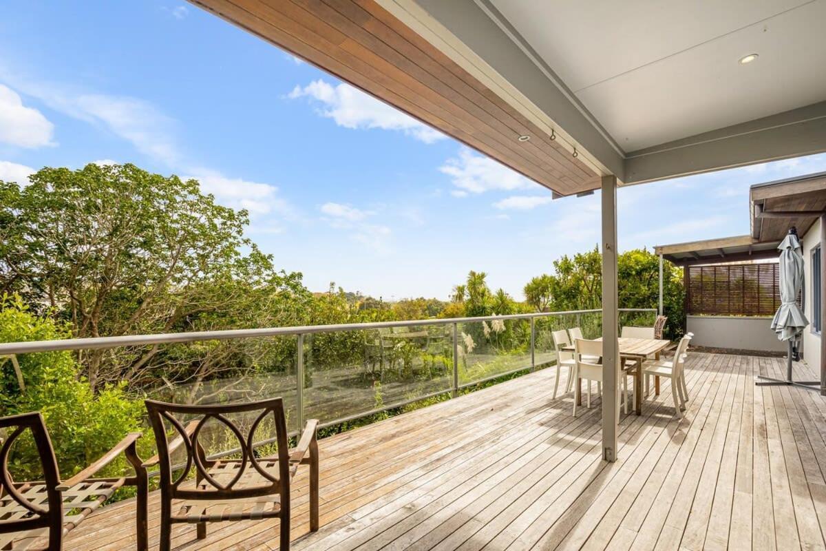 Stylish And Serene Living In Kohimarama オークランド エクステリア 写真